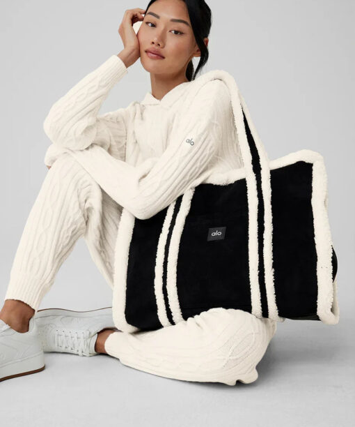 Winterfun Tote Bag