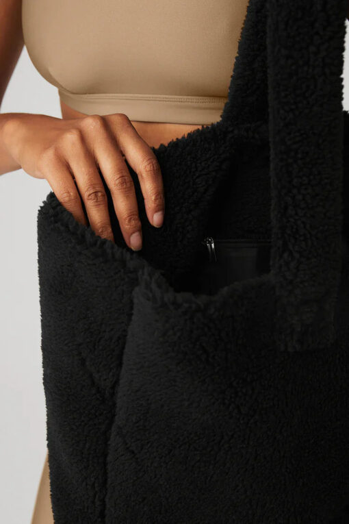Foxy Sherpa Tote Black - Image 2